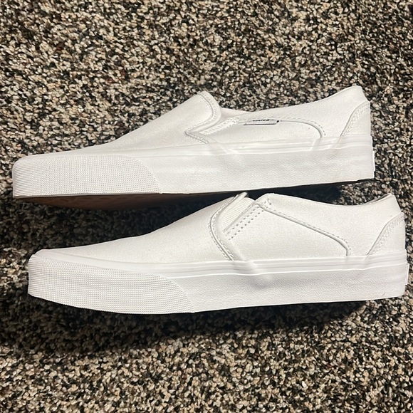 Women US size 7 all white vans. Super comfy!!!! - Picture 3 of 4